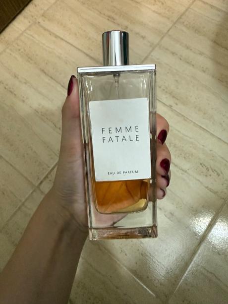 Femme fatale parfém,