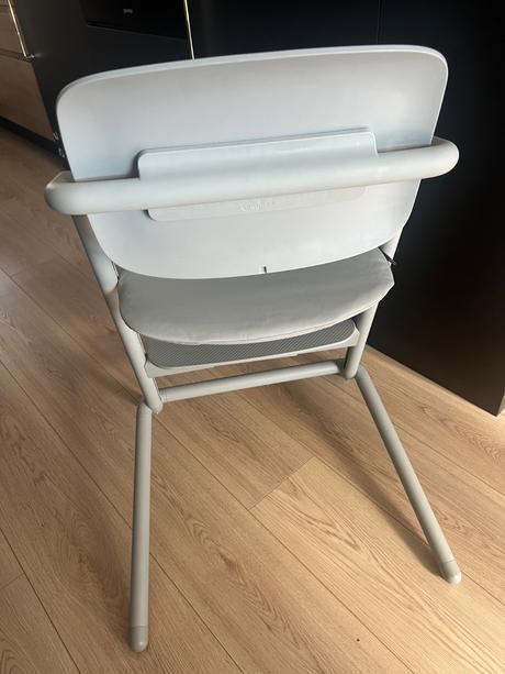 Rastúca detska stolička cybex,