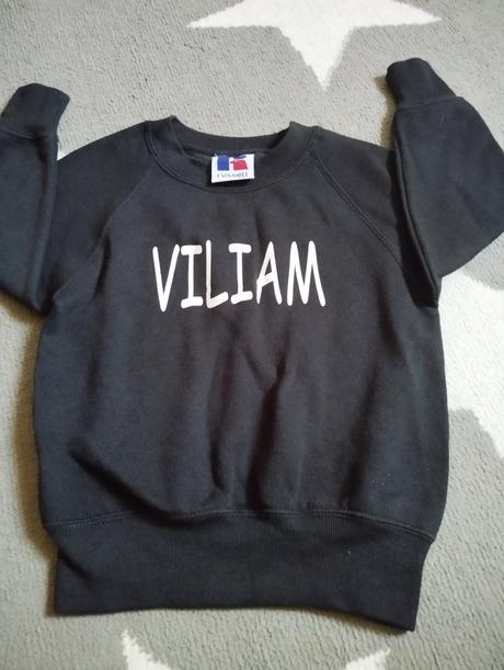 Mikina s menom viliam, 110
