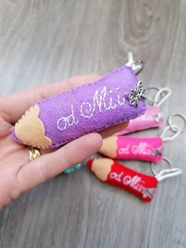 Kľúčenka pastelka,