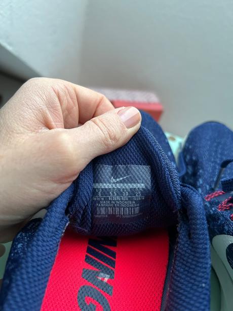 Nime bezeceke tenisky, nike,38