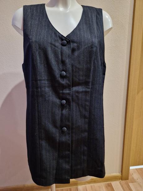 Nohavicovy kostym, l