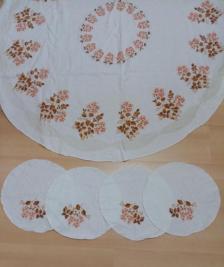 Retro súprava obrus a prestierania, 