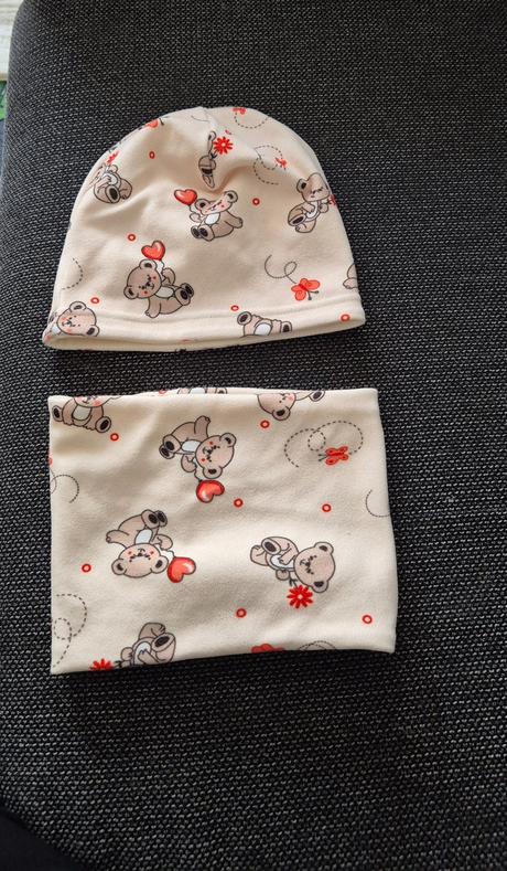 Čiapka a nakrčník, 68