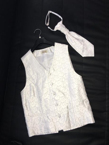 Svadobna vesta a kravata, 48