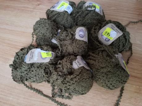 Zbytky priadza 10 klbiek po 50 gr.,