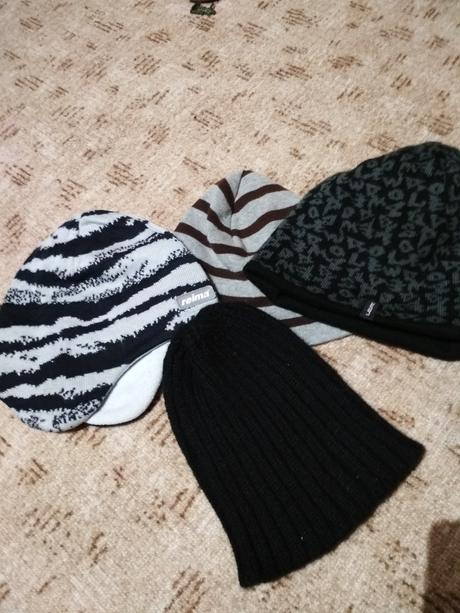 Čiapky veľ.110/116, 110