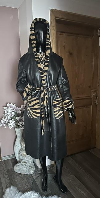 Kožený čierny kabát s kapucňou zn. magenta, l / m / s