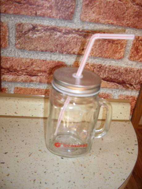 Pohár/hrnček so slamkou na nápoje, 