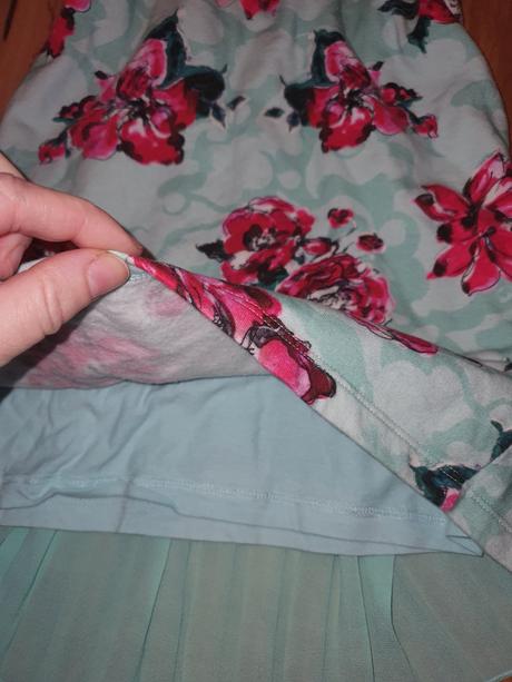 Prekrásne značkové šaty na zimu, 146