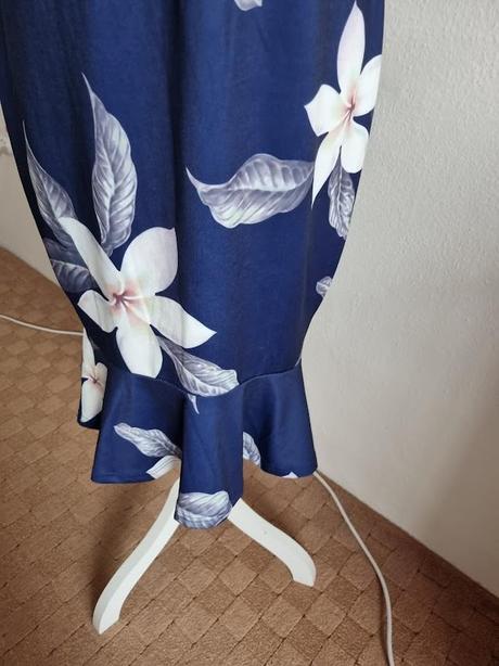 Modré kvetinové šaty s volánom veľ. 40, 40