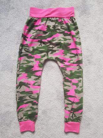 Maskacove teplaky, 122