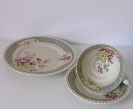 Porcelánová sada s ružami, 