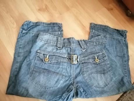 Tristvrtove rifle, s