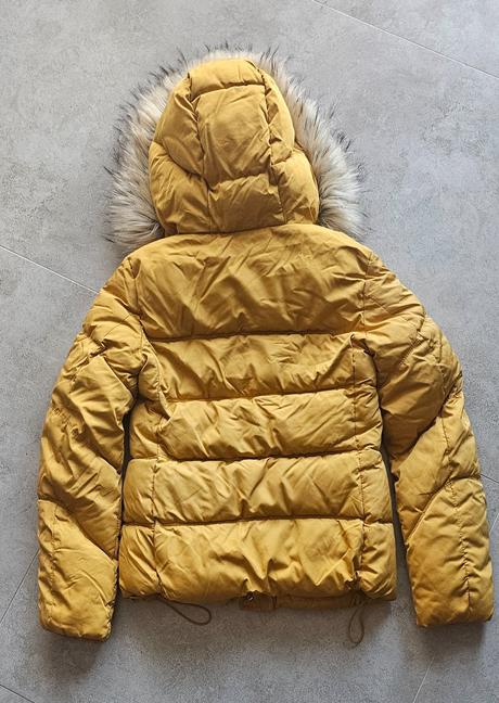 Zimna bunda, bershka,xs