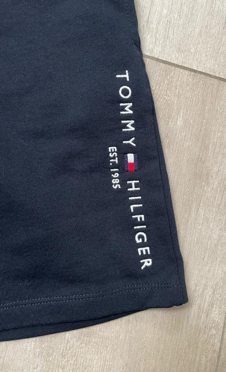 Th šortky, tommy hilfiger,134 / 140