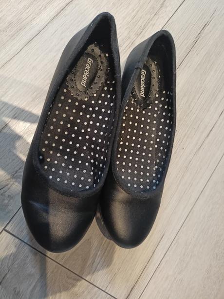 Baleríny 37, graceland,37