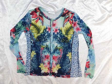 Velmi pekny trendy sveter, 38