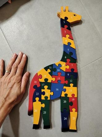 Drevené puzzle žirafa,