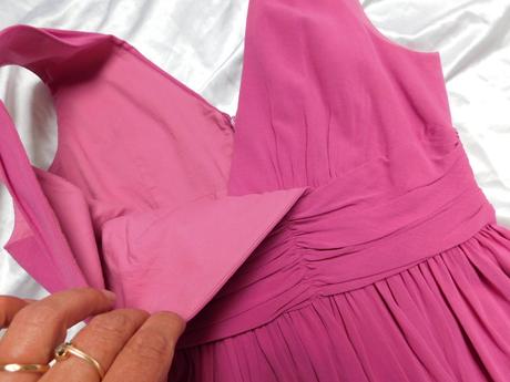 Luxusne velmi pekne šaty, 38