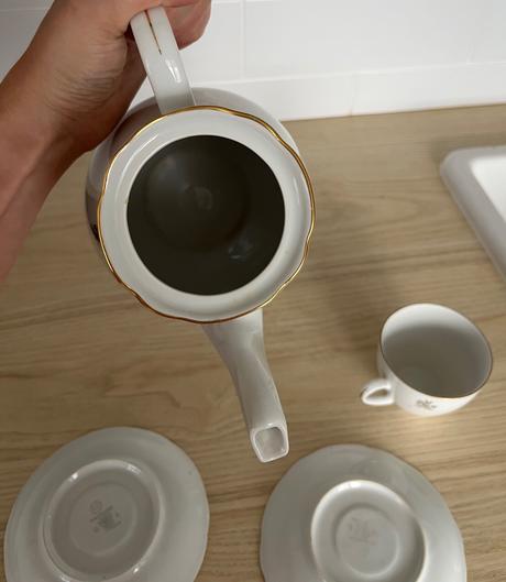 Bielo - zlatá porcelánová čajová súprava bohemia,