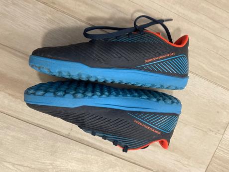 Turfy kipsta na umelú trávu, 35