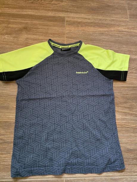 Športové tričko č.122, 122