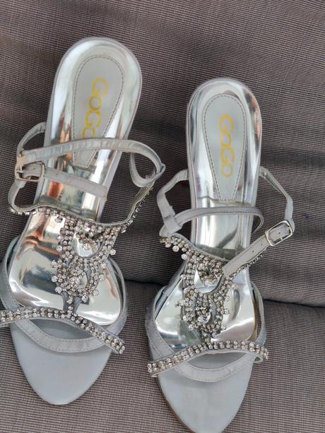 Spoločenské sandále strieborné, 39