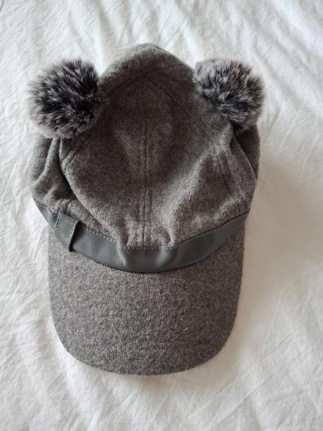 Šiltovka s brmbolcami, mayoral,54