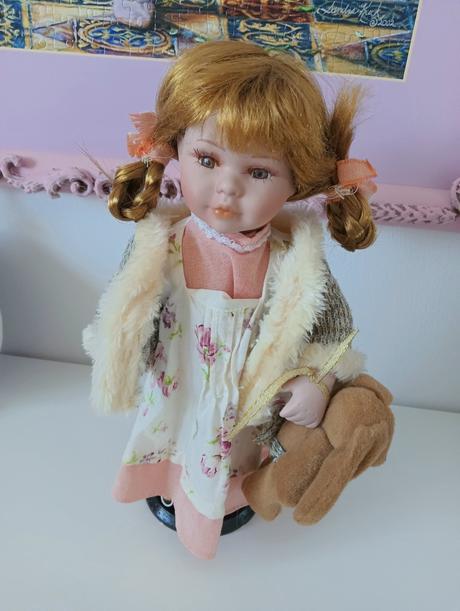 Luxusná porcelánová bábika shishi, 