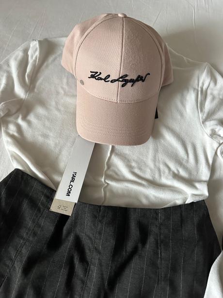 Šiltovka karl lagerfeld, 