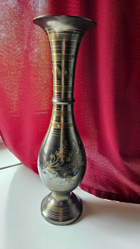 Elegantná štíhla mosadzná váza, india (34,5 cm),