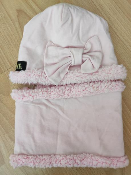 Čiapka a nákrčník, 80