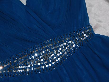 Luxusne velmi pekne saty, 36