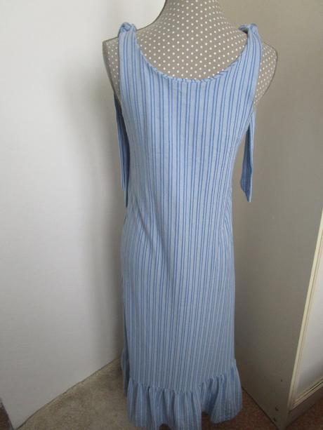 2854. znač. šaty, reserved,m