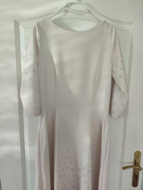 Spoločenske/svadobné šaty, 40