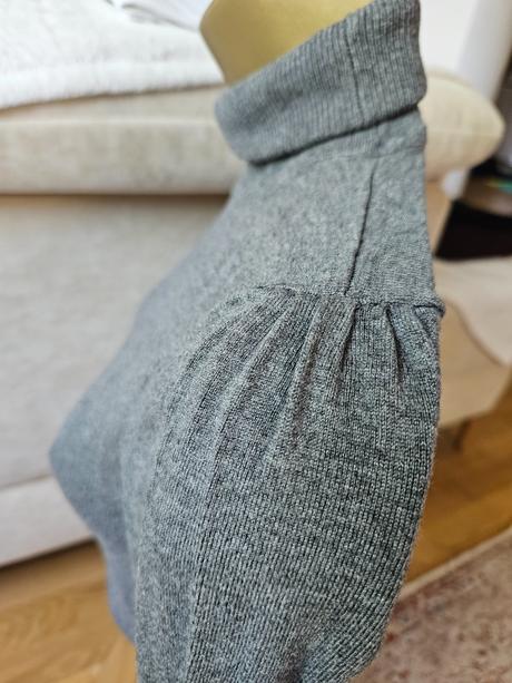 Sivý dámsky rolák s, s