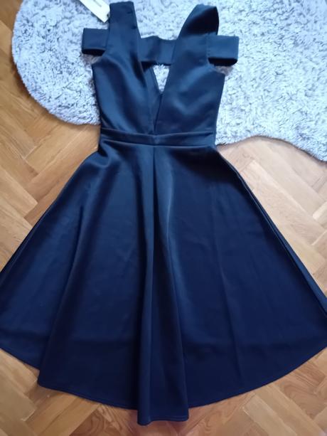 Čierne šaty xs/s, vzadu dlhšie, s