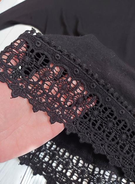 Tričko s netopierím rukávom a hačkovaním, top stav, amisu,m