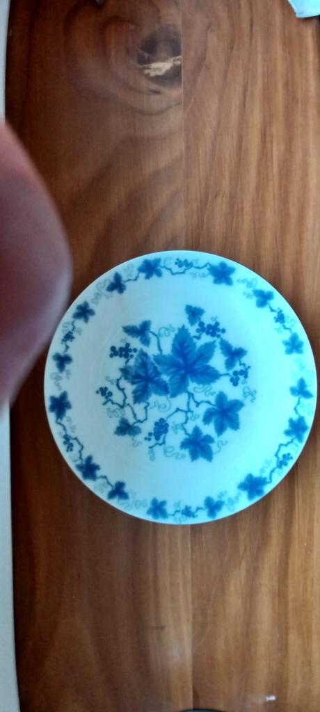 Porcelánový dezertný tanierik, 