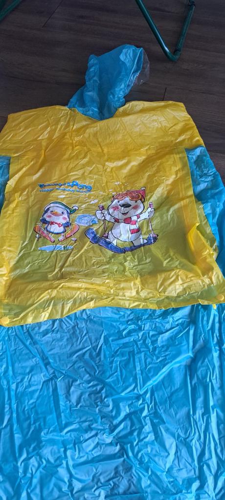 Detský pršiplášť, 152