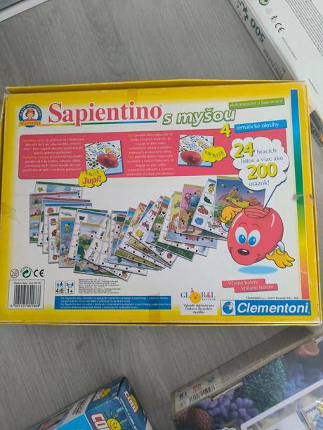 Rôzne nepoužívané hry a puzzle po mojich dvojičkác,
