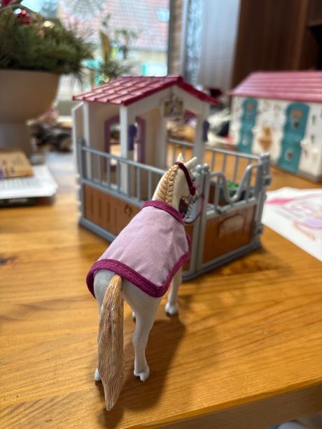 Schleich stajňa s koňom,