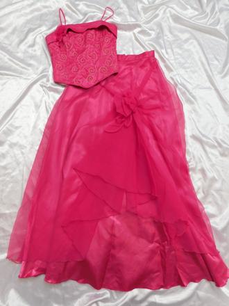 Velmi pekny komplet na slavnost, 32