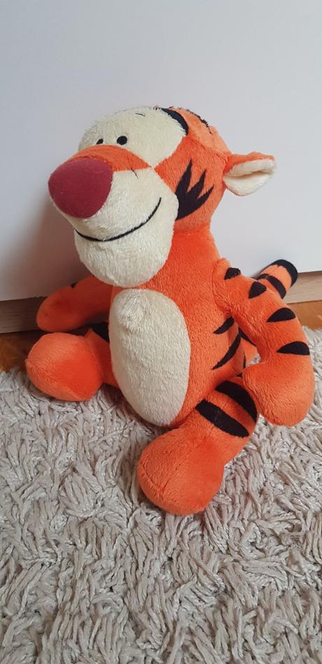 Spievajúci tigrík z macka pooh,