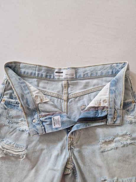 Dievčenské kraťasy, bershka,34