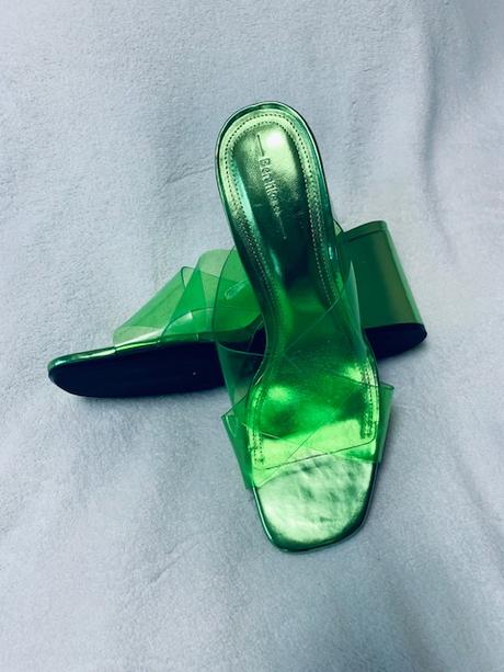 Šľapky kožené s vinylom na hrubom opätku bershka, bershka,40