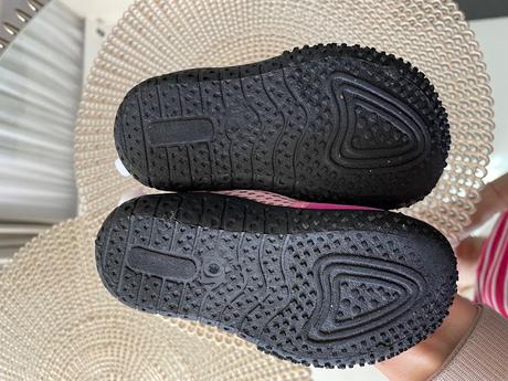 Nepoužité topánky do vody, 25