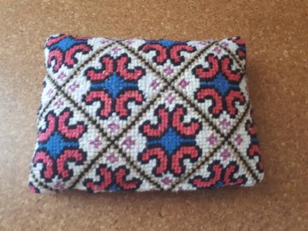 Krasny rucne vysivany mini vankus obliecka,