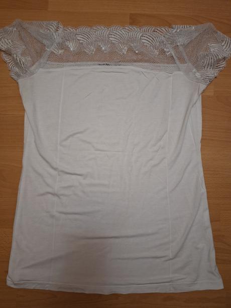 Tričko s čipkou, 42